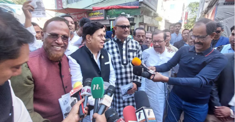 আমেরিকা প্রতি ঘণ্টার মজুরি বাড়ালে আমরা সে পথ অবলম্বন করব: মোমেন