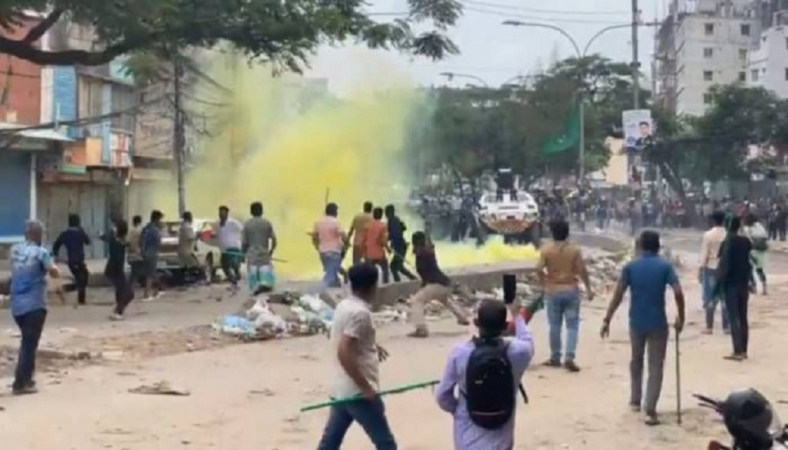 ধোলাইখালে সংঘর্ষের ঘটনায় সালাম-নিপুণসহ বিএনপির ৪২৪ নেতাকর্মীর বিরুদ্ধে মামলা