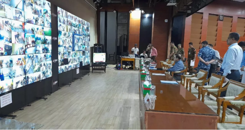 চট্টগ্রাম-১০ উপনির্বাচন: ভোটগ্রহণ চলছে, সিসিটিভি ক্যামেরায় পর্যবেক্ষণ করছে ইসি