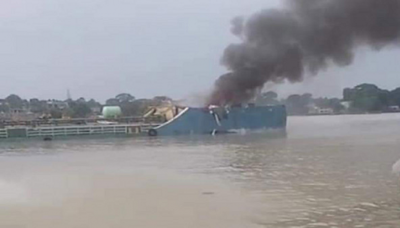 সাড়ে ১০ ঘণ্টা পর নিভল ‘সাগর নন্দিনী-২’তে লাগা আগুন