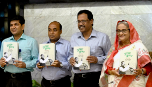 ‘ভাইয়েরা আমার’ বইয়ের মোড়ক উম্মোচন করলেন প্রধানমন্ত্রী