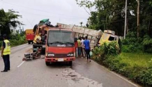 সিলেটে দুই ট্রাকের সংঘর্ষে নিহত ৩