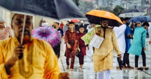 বৃষ্টির মধ্যেই ঈদুল আজহা উদযাপন