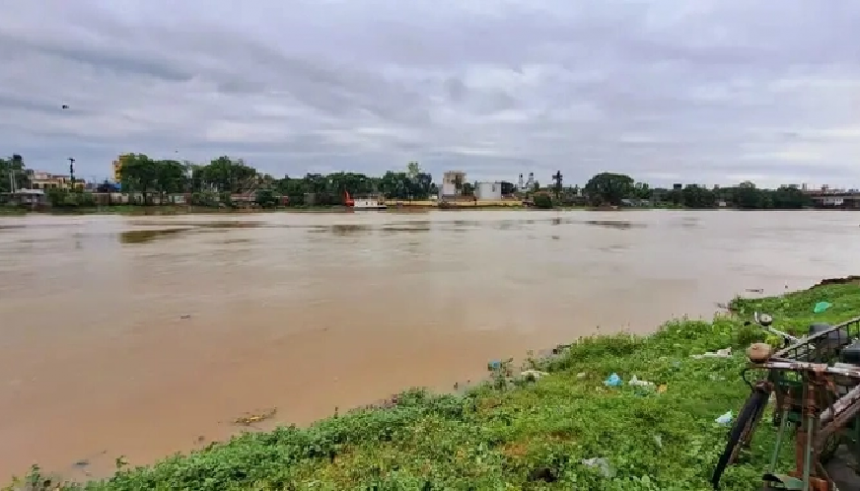 সিলেটে অবিরাম বর্ষণে বাড়ছে নদ-নদীর পানি, আবারও বন্যার শঙ্কা