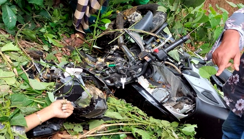 গাছে মোটরসাইকেলের ধাক্কা, প্রাণ গেলো দুই বন্ধুর
