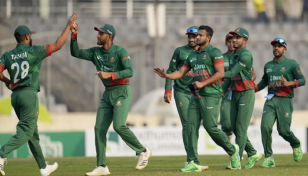সিরিজ বাঁচানোর লড়াইয়ে টাইগাররা