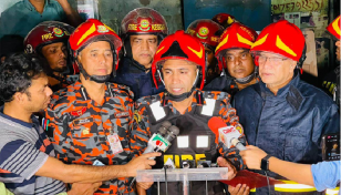 তেজগাঁওয়ে বস্তিতে পুড়েছে অর্ধশতাধিক ঘর