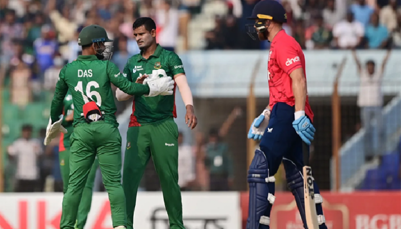 বাংলাদেশকে ১৫৭ রানের লক্ষ্য দিল ইংল্যান্ড