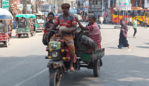 তীব্র দাবদাহে চুয়াডাঙ্গায় দুর্বিষহ জনজীবন, ঘরে থাকার পরামর্শ