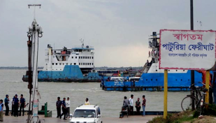 দৌলতদিয়া-পাটুরিয়ায় ১৫ ঘণ্টা পর লঞ্চ চলাচল শুরু