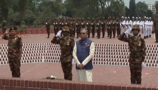 জাতীয় স্মৃতিসৌধে বীর শহীদদের প্রতি নতুন রাষ্ট্রপতির শ্রদ্ধা