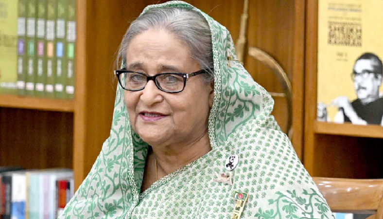 বঙ্গবাজারে ক্ষতিগ্রস্তদের ৯ কোটি টাকা দিলেন প্রধানমন্ত্রী