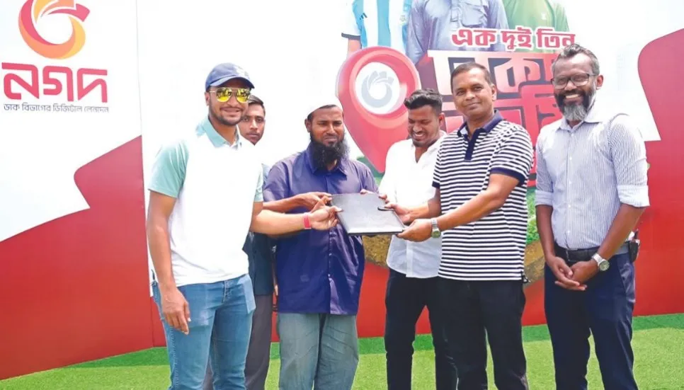 Shakib hands over land to CNG driver’s team