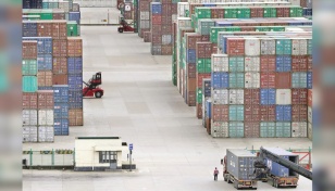 China’s export, import growth moderate in July 