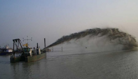 Govt to spend Tk 2,052cr to smoothen river navigability 