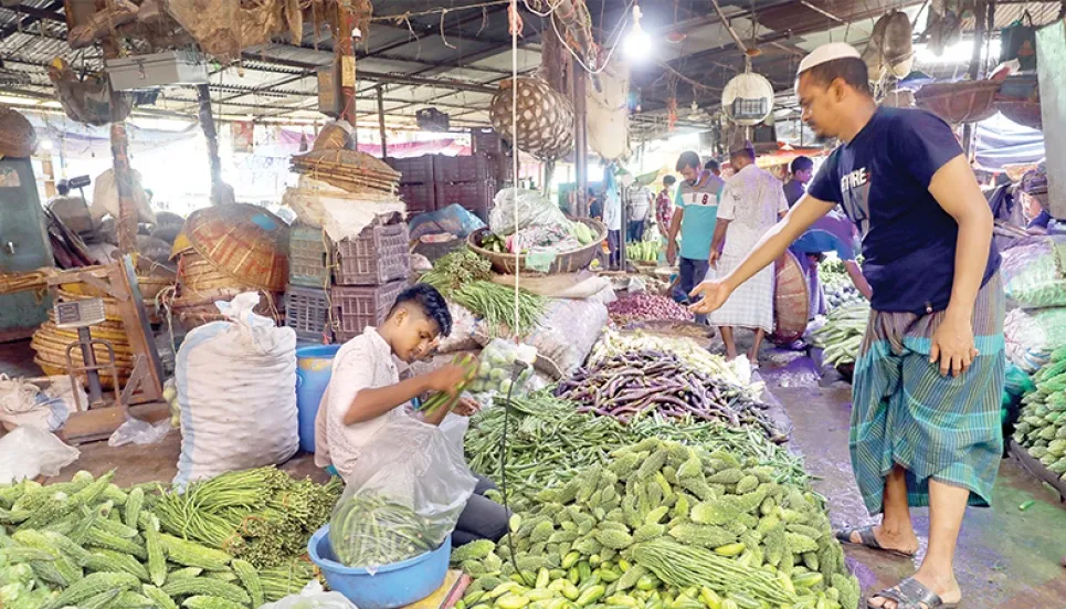 Prices of vegetables, fishes up in kitchen markets due supply crunch