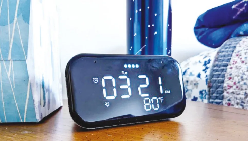 Lenovo Smart Clock Essential, an useful bedside timepiece 