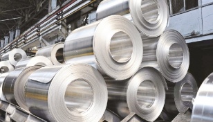 Aluminium price hits $3,000 a tonne on tight supply 