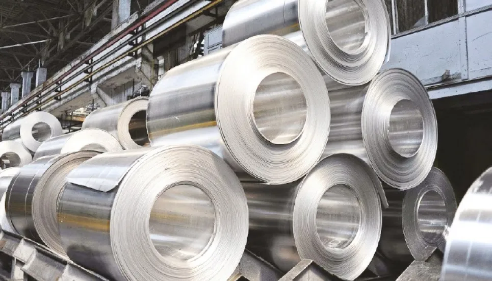 Aluminium price hits $3,000 a tonne on tight supply 