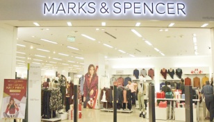 Marks & Spencer shuts France stores 