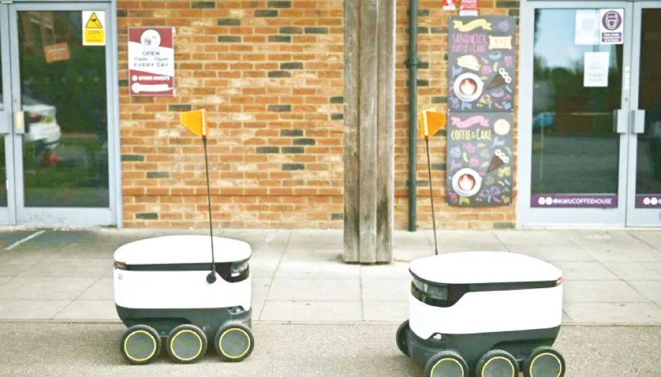 Delivery robots take the strain out of shopping in UK town 