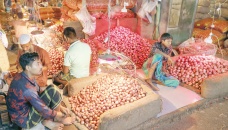 Consumers suffer as prices of chicken, onion keep rising 