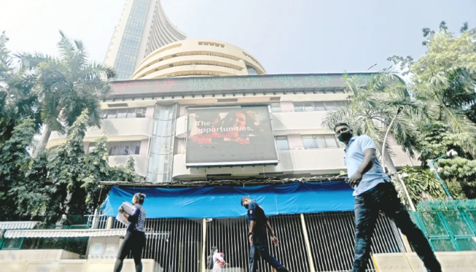 Indian shares hit record highs as tech, bank stocks rally 