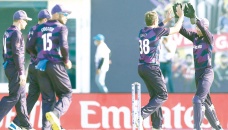Scotland beat PNG by 17 runs to close in on Super 12 
