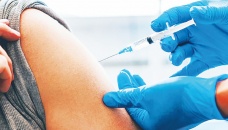 Prioritise senior people in vaccination, not children: Experts 