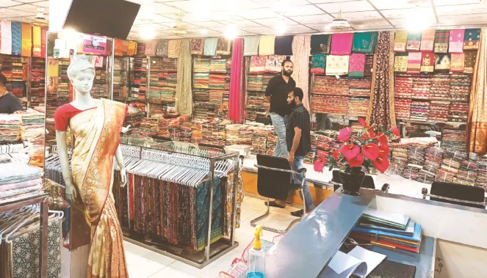 Narayanganj clothing retailers keep counting losses 