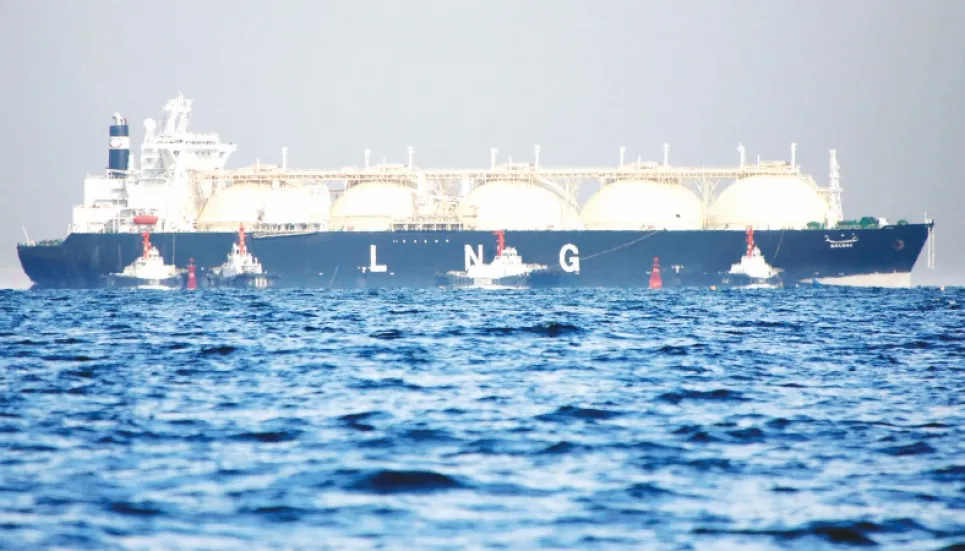 Asia LNG prices fall for second week on better supply outlook 