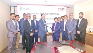 SCB, IDLC sign deal to enable digital deposit collection 