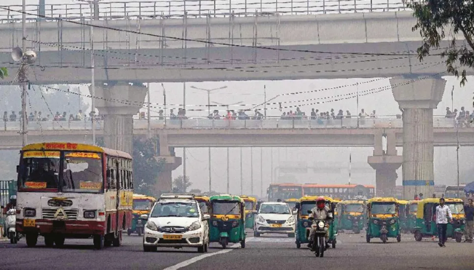 Delhi wakes to post-Diwali smog 