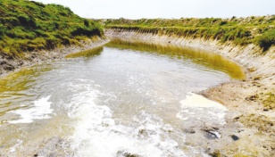 Marginalised farmers avail canal water for irrigation in Barind 