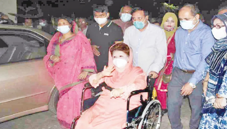 Khaleda admitted to hospital again 