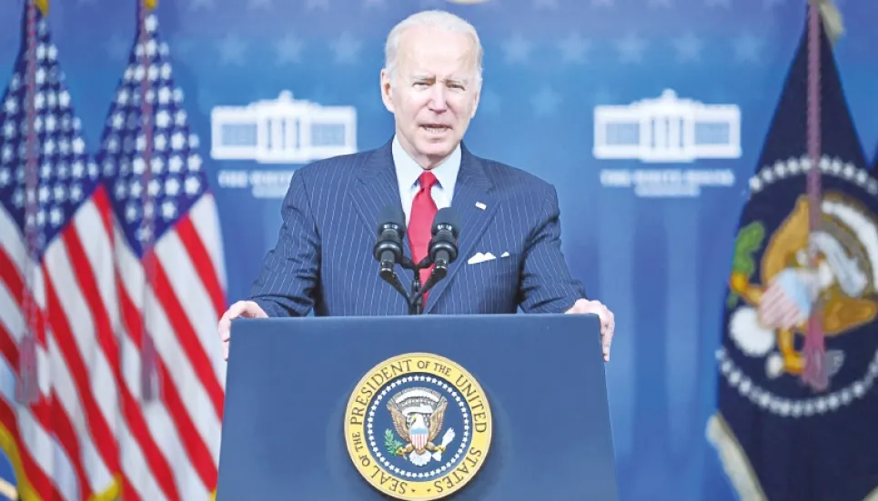 Biden dives into US oil reserves to reassure Americans 