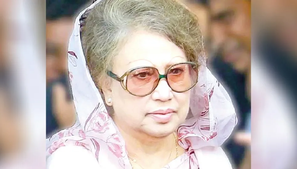 Khaleda can fly in any foreign doctor for treatment: Momen 