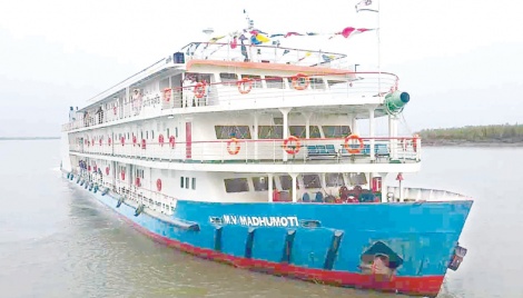 Limited BIWTC vessels irk passengers on Dhaka-Barishal route 