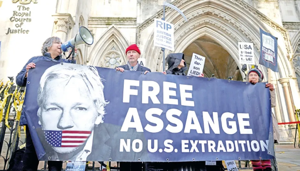 Assange one step closer to extradition to United States 