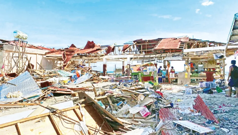 More than 100 dead in Philippines typhoon 