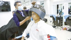 Gents parlours thrive on growing clientele 