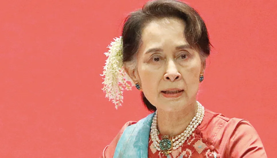 Suu Kyi sentenced to 5yrs in jail for corruption