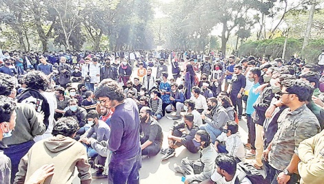 SUST students demand VC’s exit, refuse vacating halls