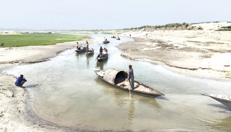 Poor navigability in Jamuna hampers freight transportation 