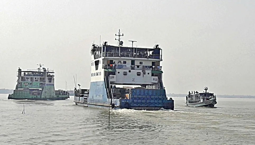 Ferry movement resumes after 3 hours on Paturia-Daulatdia route