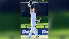 Century from Erwee takes SA on top after day one 