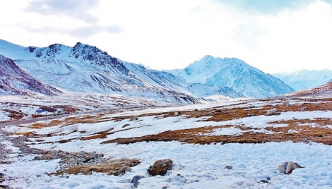 Himalayan glaciers melting at varying rate 