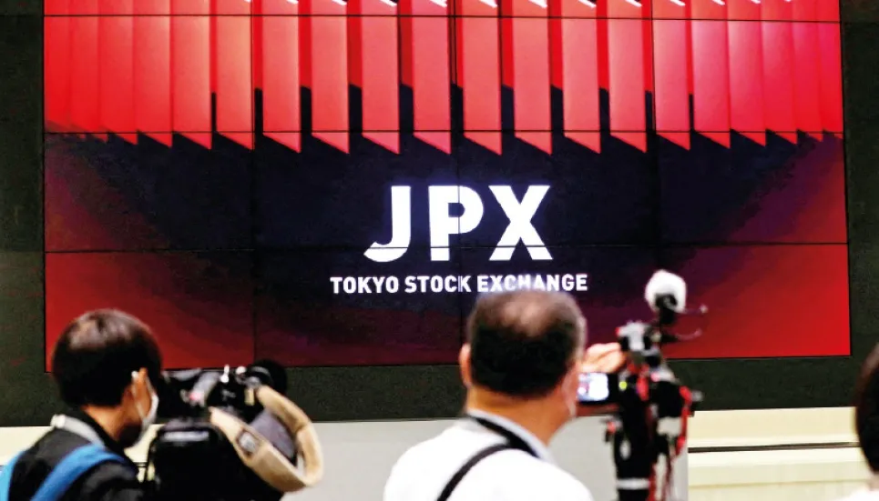 Tokyo’s Nikkei index closes down 2.5% 