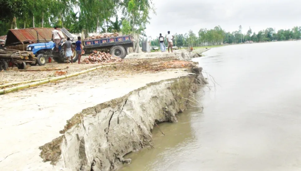 Eroding Teesta makes people homeless in Lalmonirhat 