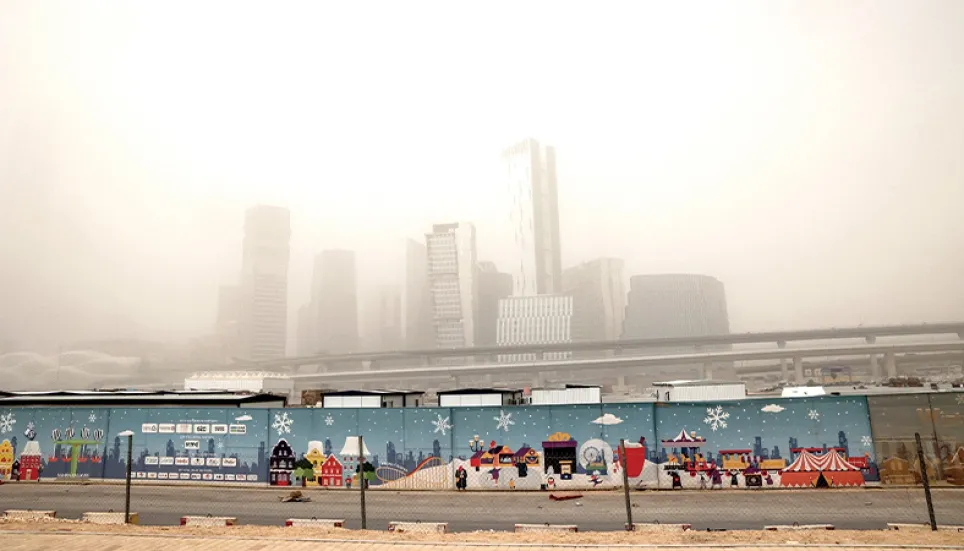 Sandstorm blankets Riyadh in grey haze